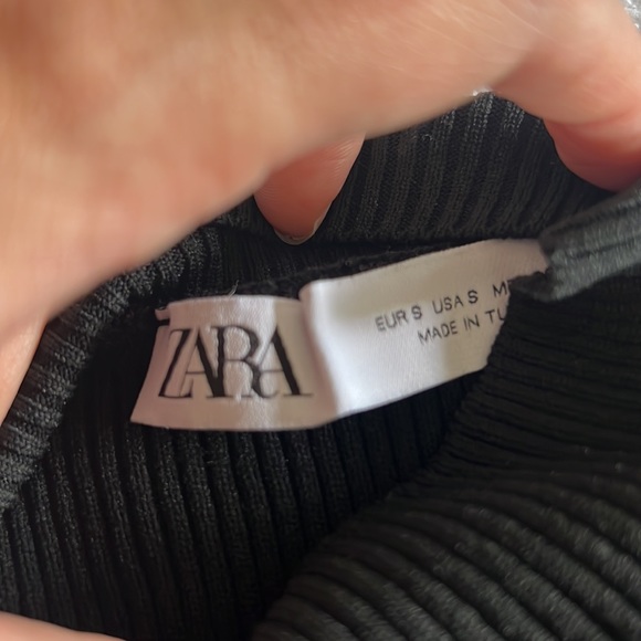 Zara Ribbed Mock Neck Crop Top - Picture 3 of 5